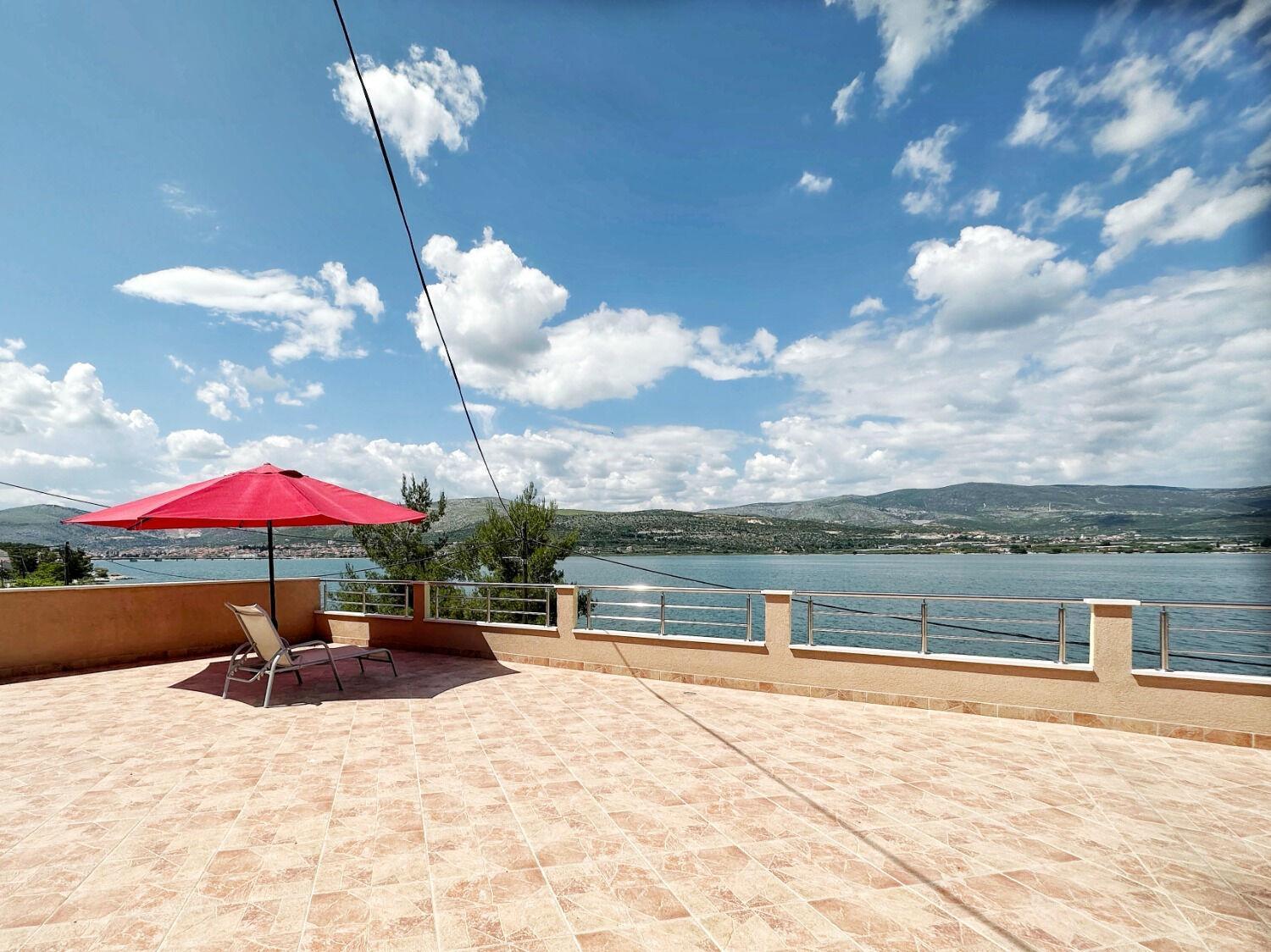 Apartments Vini Трогир Екстериор снимка